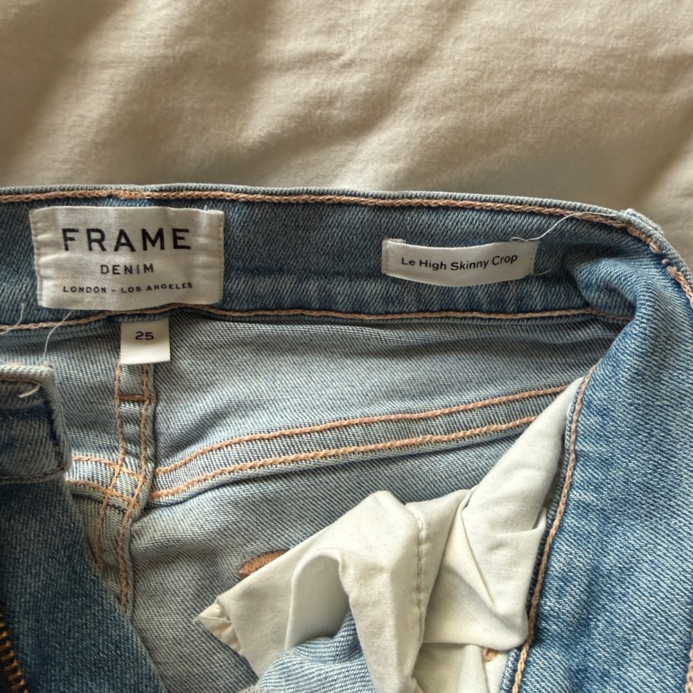 Frame Le High Skinny Crop in Ocean Ridge